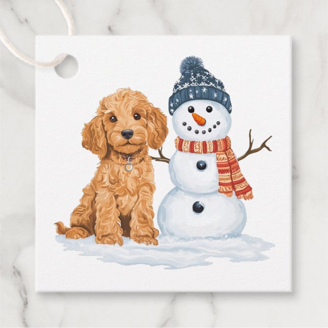 Winter Goldendoodle Hund Süßer Schneemann Geschenkanhänger (Vorderseite)