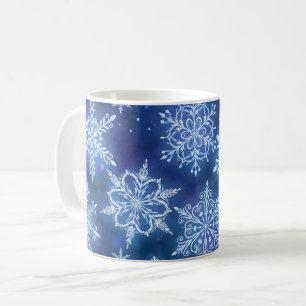 Winter-Magie-Schneeflocken Tiefblaue Himmel Kaffeetasse