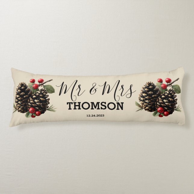 Winter Pinecones & Berries Family Throw Pillow Seitenschläferkissen (Vorderseite)