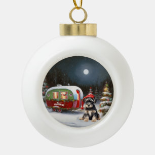 Winter-Schnauzer-Wohnwagen-Weihnachtsabenteuer Keramik Kugel-Ornament