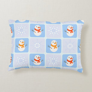 Winter Schneemann und Schneeflocken Dekokissen
