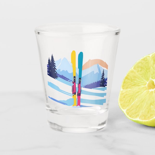 Winter-Ski-Berg Schnapsglas (Vorderseite)