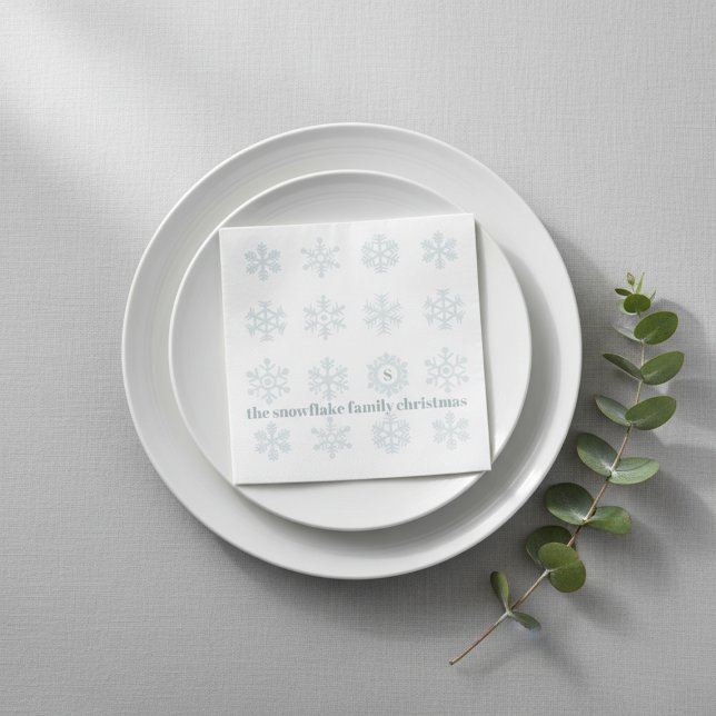 Winter Snowflake Monogram Weihnachtsbuch Napkins Serviette (Achieve an effortlessly chic holiday table. These monogrammed snowflake napkins add instant elegance)