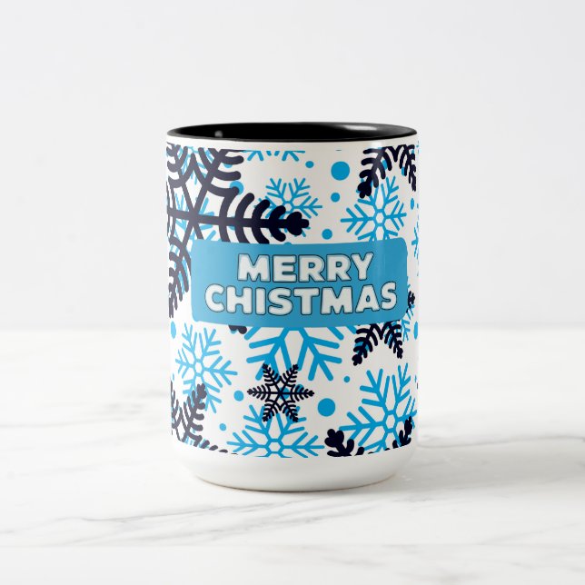 Winter Snowflake Pattern with Merry Christmas Zweifarbige Tasse (Mittel)
