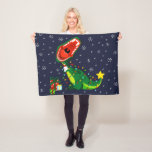 Winter Snowman Weihnachtsbaum T-Rex Dinosaur Fleecedecke<br><div class="desc">Weihnachtsreise mit einem niedlichen,  spielerischen T-Rex und einem kleinen Schneemann.</div>