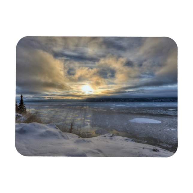 Winter Solstice Turnonce Arm Magnet (Horizontal)