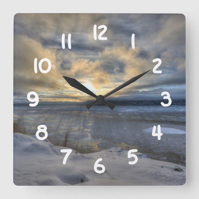 Winter Solstice Turnonce Arm Quadratische Wanduhr (Vorderseite)