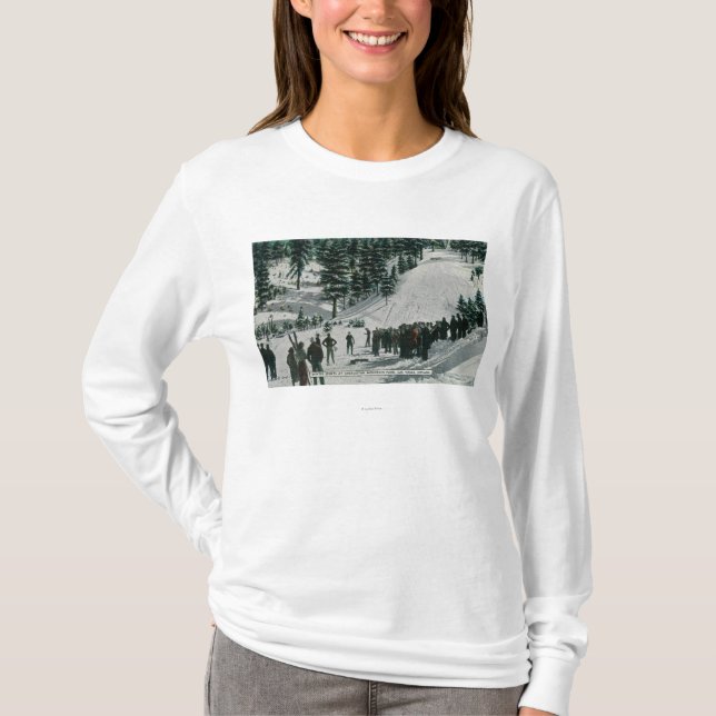 Winter-Sport-Szene an Charleston-Berg T-Shirt (Vorderseite)