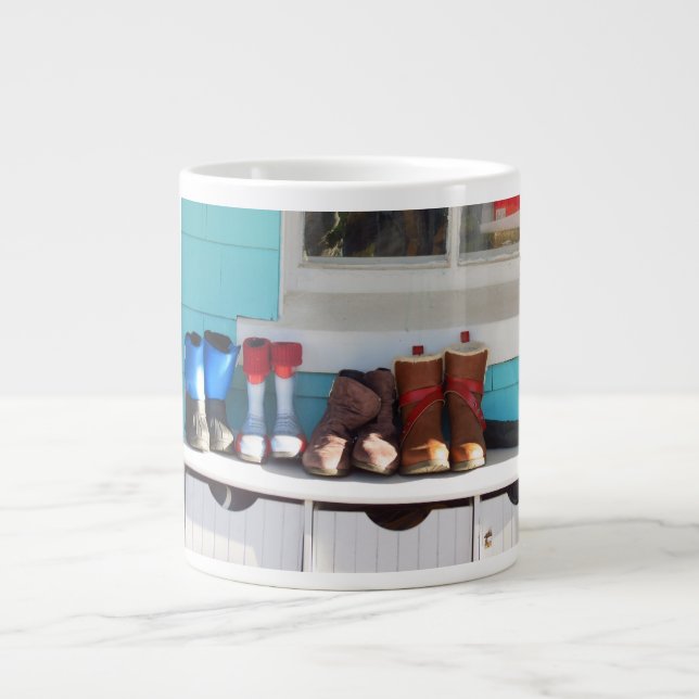 Winter stickt alles in einer Reihe - Martha's Vine Jumbo-Tasse (Vorderseite)