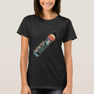 Winter Stimmung Snowboard Berg Retro Sonnenunterga T-Shirt