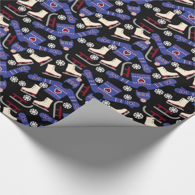 Winter Sweater Sets und Skate auf Schwarz Geschenkpapier (Ecke)