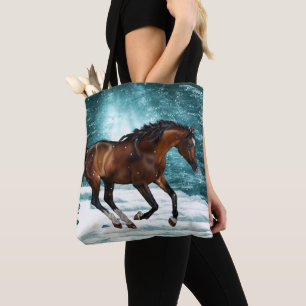 Winter-Thema Galoppierendes Arabisches Pferd