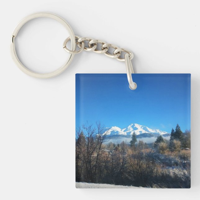 Winter View at Mount Shasta, CA Schlüsselanhänger (Vorderseite)