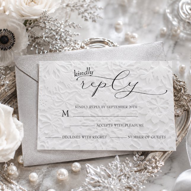 Winter Wedding White & Black Simple RSVP Karte (Von Creator hochgeladen)