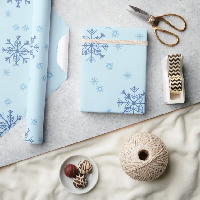 Winter Weihnachten Schneeflocken Blauer Schnee Geschenkpapier (Basteln)