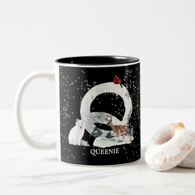 Winter Wonderland Alphabet Q Monogram | Schneebolf Zweifarbige Tasse (Mit Donut)