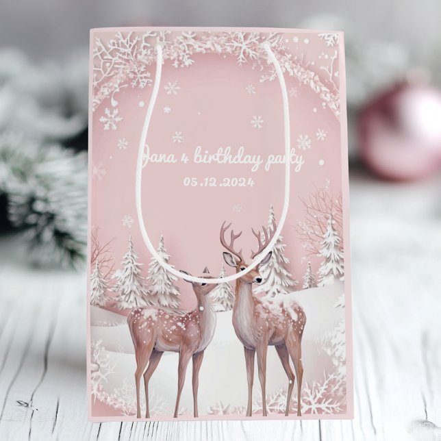 Winter Wonderland Birthday | Rosa und Hirsch Mittlere Geschenktüte (Von Creator hochgeladen)