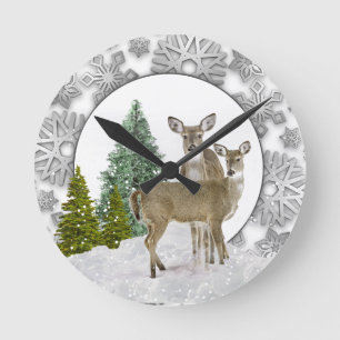 Winter Wonderland Whitetail Deer Holiday Home  Runde Wanduhr