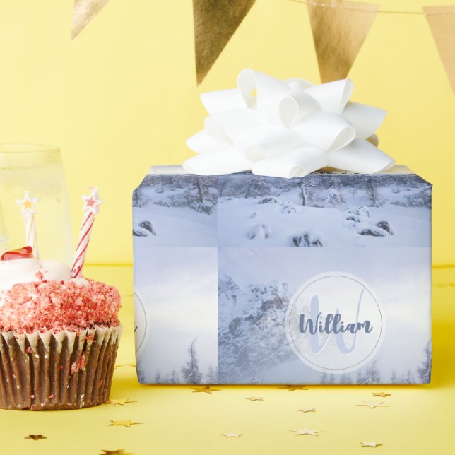 Winter Wunderland Nebel Fichtenwald Schneemonogram Geschenkpapier (Geburtstagsparty)