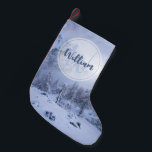 Winter Wunderland Nebel Fichtenwald Schneemonogram Kleiner Weihnachtsstrumpf<br><div class="desc">Nebel rollt durch den Fichtenwald mit Bergen oben. Schöne Winterwunderlandschaft. Mit einem personalisierbaren,  benutzerdefinierten Monogramm mit Ihrem Initial und Namen.</div>