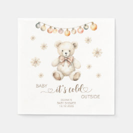 Winterbaby trägt seine Kälte draußen frühzeitig Serviette