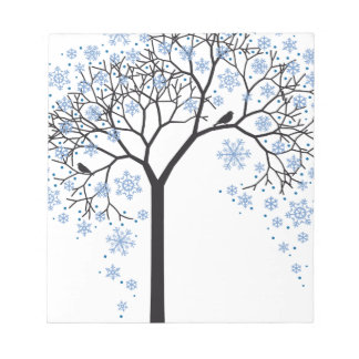 Winterbaum mit Schneeflocken und Vögeln Notizblock