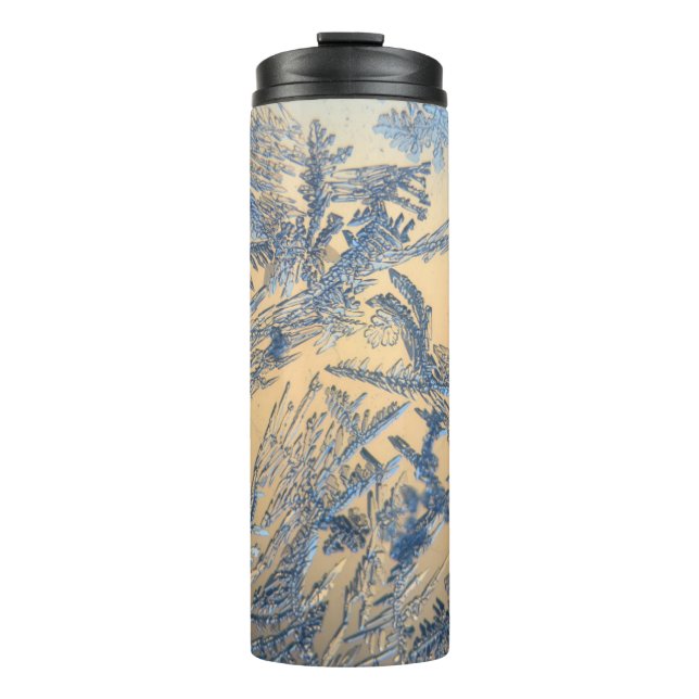 Winterfrost auf gläserblauem goldfarbenem Kristall Thermosbecher (Vorderseite)