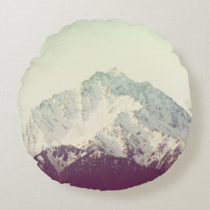 Wintergipfel: Hipster-Vintage-Filter. Rundes Kissen