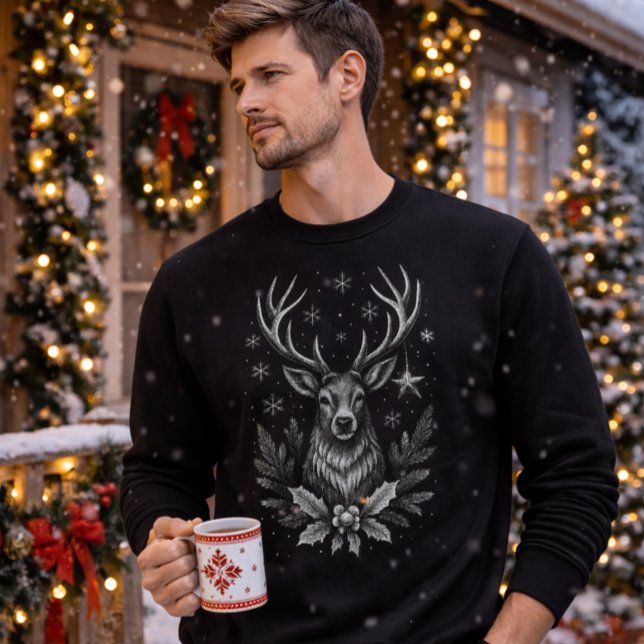 Winterhirsch — Wächter des Nordens Sweatshirt (Von Creator hochgeladen)