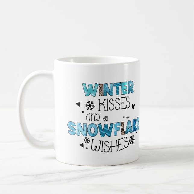 Winterküsse und Schneeflocken wünschen Winterurlau Kaffeetasse (Links)