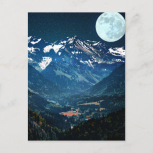 Winterlandschaft auf den Bergen unter dem Mond Postkarte