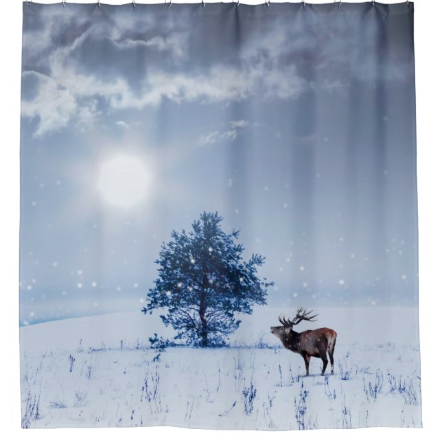 Winterlandschaft in blauer Farbe. Einmaliger Baum  Duschvorhang (Vorderseite)