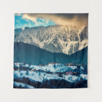 Winterlandschaft in Karpaten. Bran, Rom