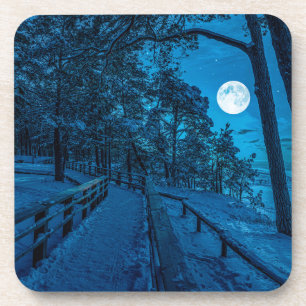 Winterlandschaft mit schneebedecktem Pinienwald Getränkeuntersetzer