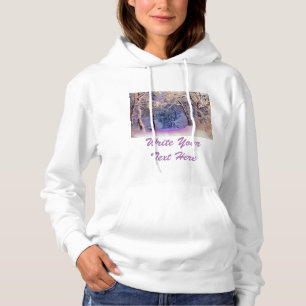 Winterlandschaft mit schneebedeckten Bäumen Aquare Hoodie