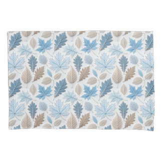 winterliche Blätter in zartem Frost überzogen Kissenbezug