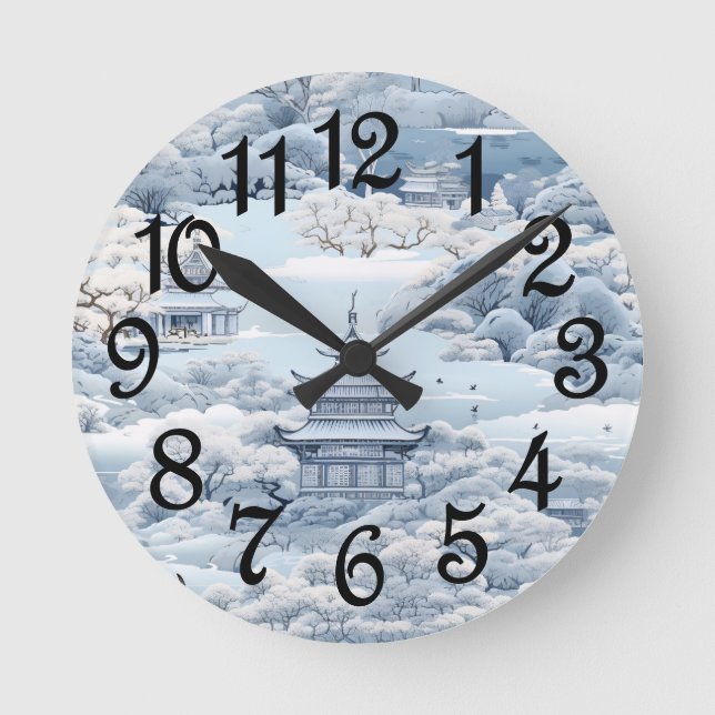 Winterliche Chinoiserie-Pagode  Runde Wanduhr (Vorderseite)