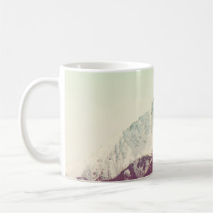 Winterlicher Berggipfel, Hipster-Vintage-Filter Kaffeetasse
