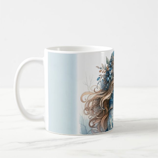 Wintermädchen mit Vogel im blauen Blumenmantel Kaffeetasse (Links)