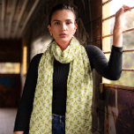 Wintermuster Scarf von Holly and Berries Schal<br><div class="desc">Begrüßen Sie die Festsaison mit einer Touch von Eleganz in diesem heiligen und Beeren gemusterten Schal. Die frische grüne Kulisse wird mit den traditionellen Zeichen des Winterjubelns besprengt und bietet eine stilvolle Möglichkeit, während der ganzen Ferienzeit warm und lebendig bleibe. Es ist ein Accessoire, das sich mit einer gemütlichen Ansammlung...</div>