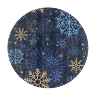 Winternacht: Blaues Schneeflockenmuster. Schneidebrett