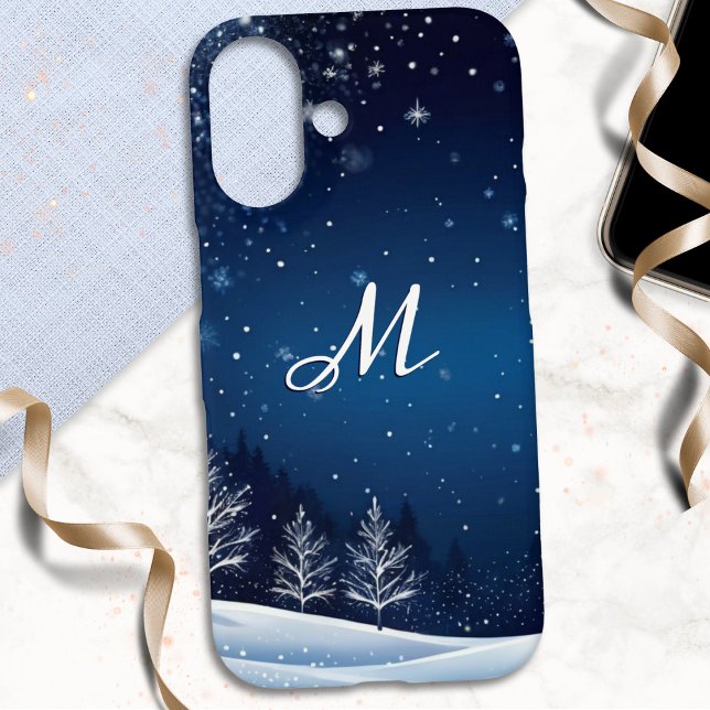 Winternächtliche Schneeszene Mit Monogramm Case-Mate iPhone Hülle (A stylish monogrammed phone case for the winter season, with an elegant snow scene illustration)