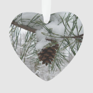 Winternaturfotografie von Snowy Pine Branch Ornament