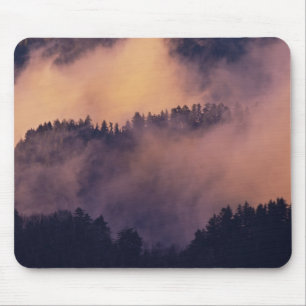 Winternebel im Tal bei Sonnenuntergang von Morton Mousepad