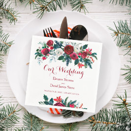 Winterrustikale Bordeaux-Hochzeit mit grünem Pinie Serviette