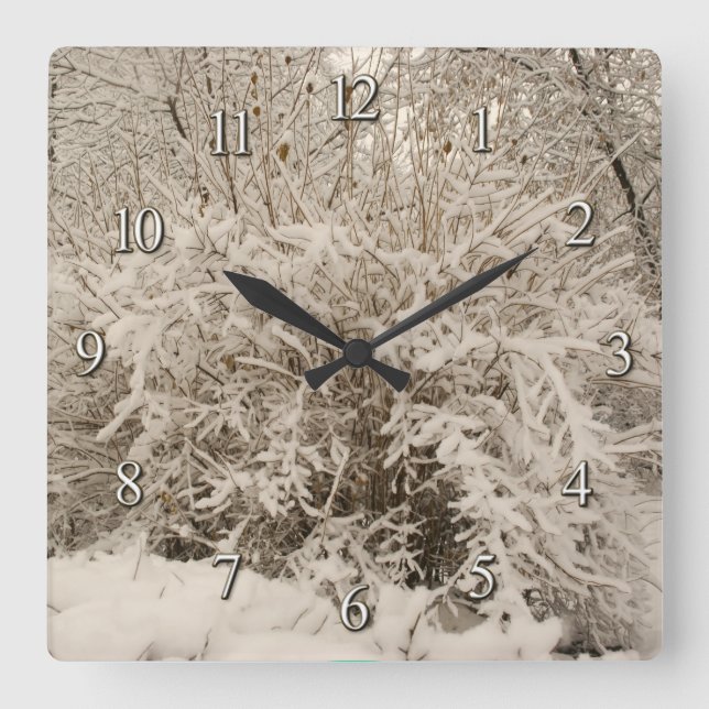 Winterschnee im Ornament Quadratische Wanduhr (Vorderseite)
