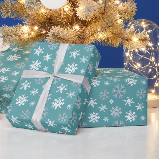 Winterschneeflocken Aquamarines blaues Muster Geschenkpapier (Feiertage)