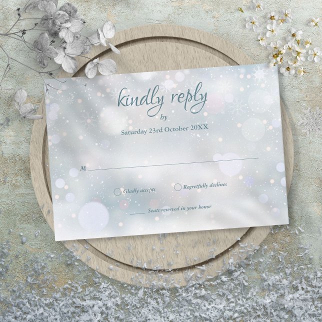 Winterschneeflocken Elegante Script-UAWG RSVP Karte (Winter Snowflakes Elegant Script RSVP)