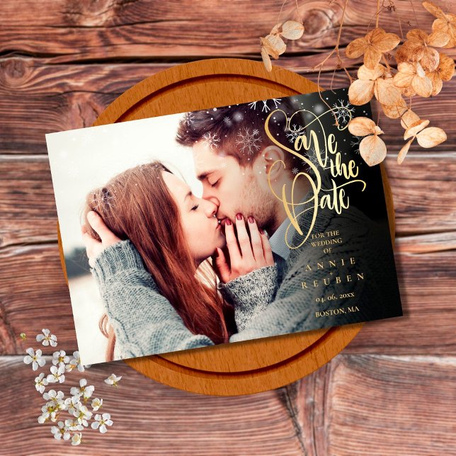 Winterschneeflocken Elegantes Gold Script Foto Save The Date (Von Creator hochgeladen)