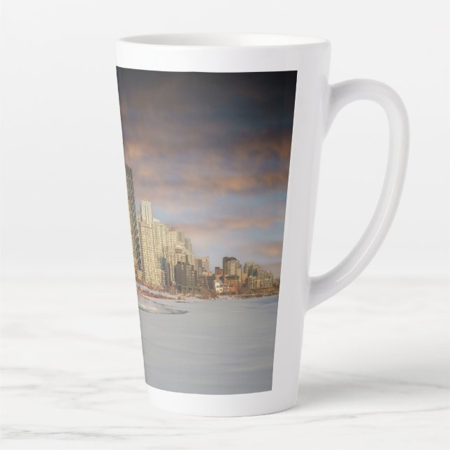 Wintersonnenszene an der Calgary Skyline Milchtasse (Rechts)
